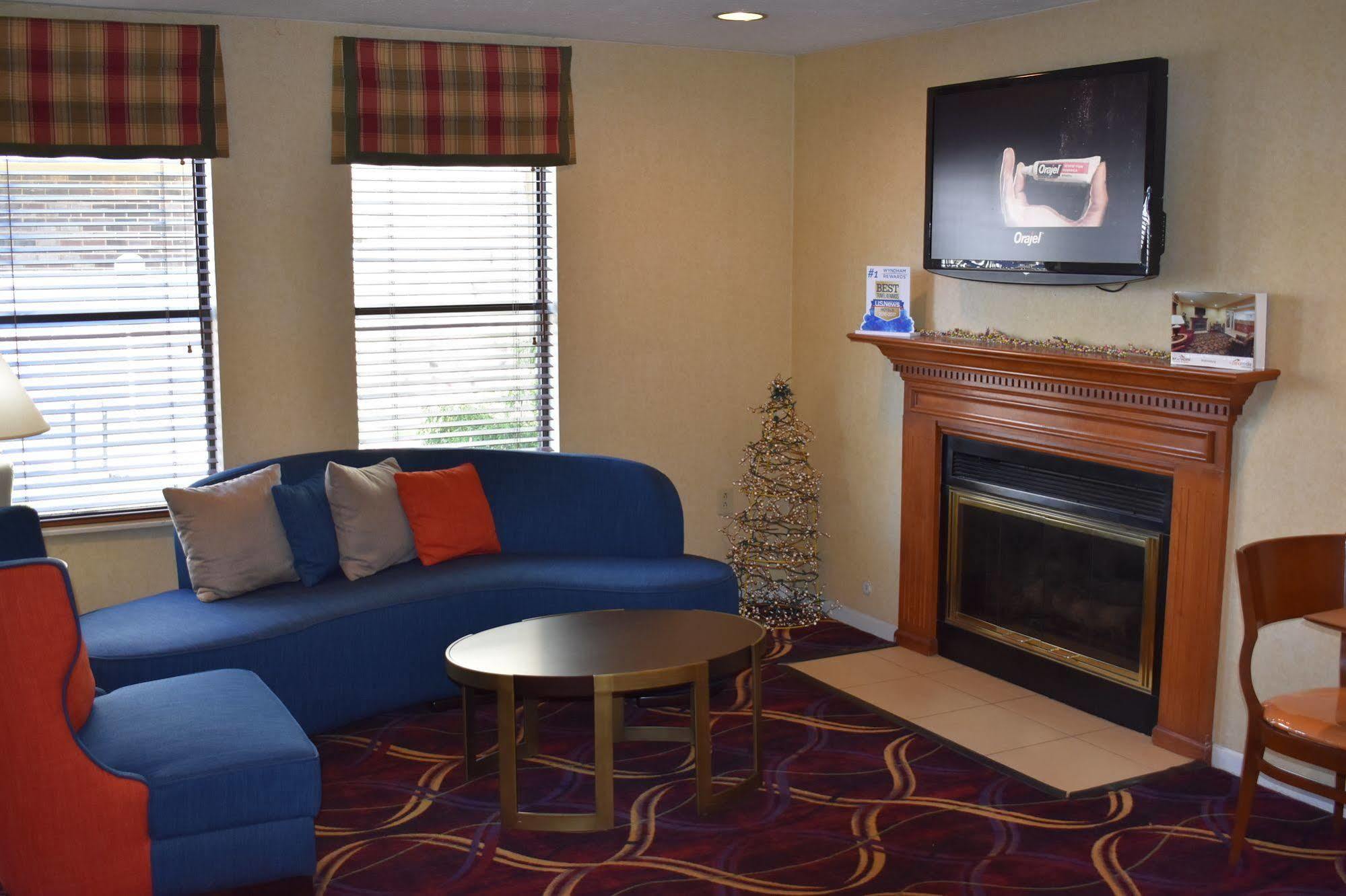 Hawthorn Dayton South Hotel 3*