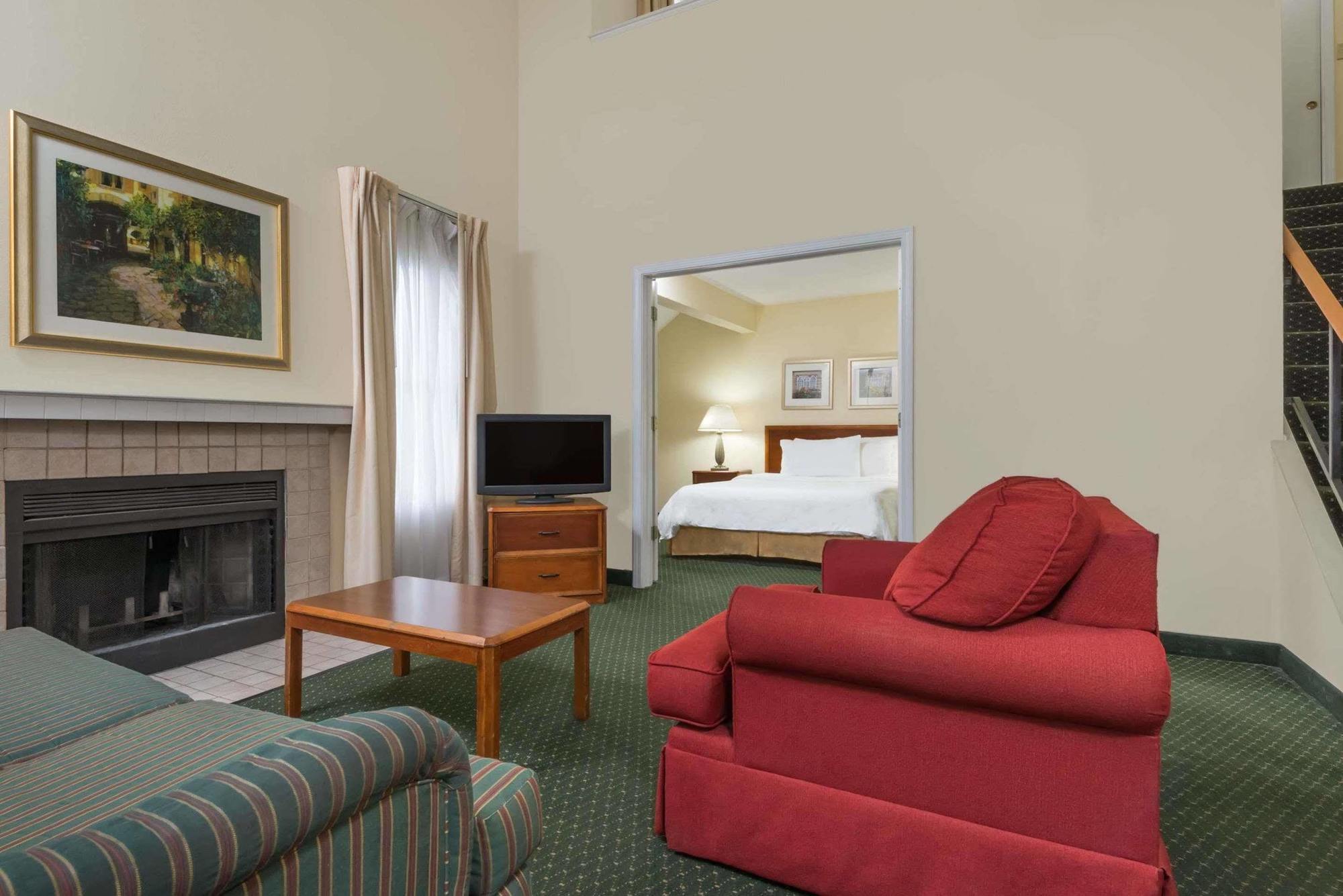 Hawthorn Dayton South Hotel 3*